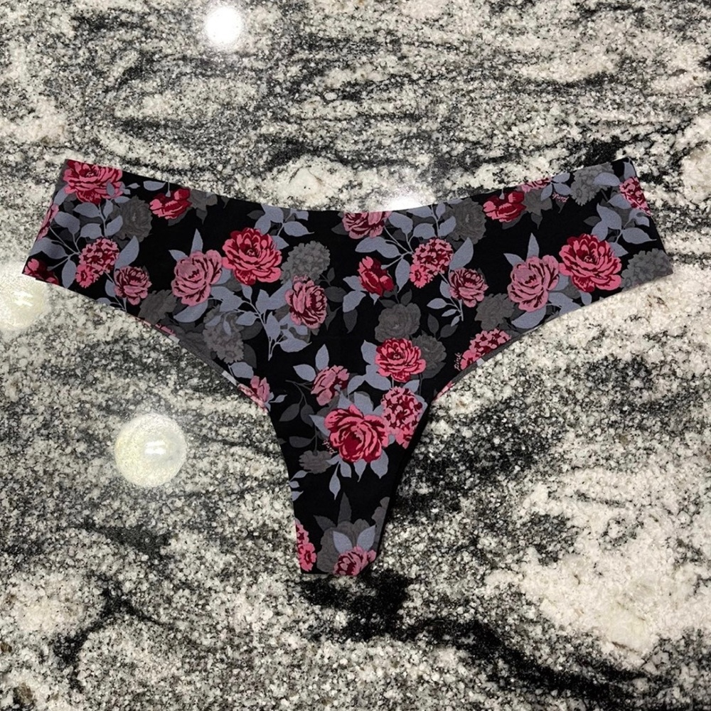 Victoria’s Secret PINK No show panty Thong XL